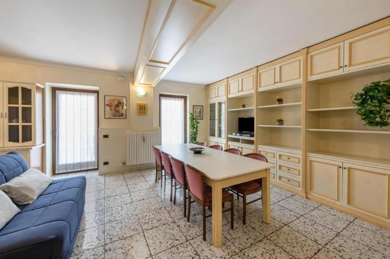 Casa Vacanze Baccolo Bed & Breakfast Polpenazze del Garda Italy