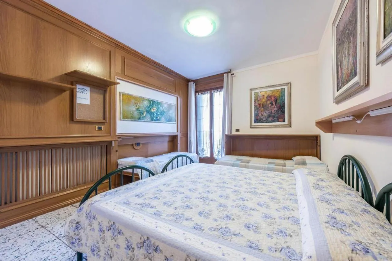 Casa Vacanze Baccolo Polpenazze del Garda 0*,  Italy