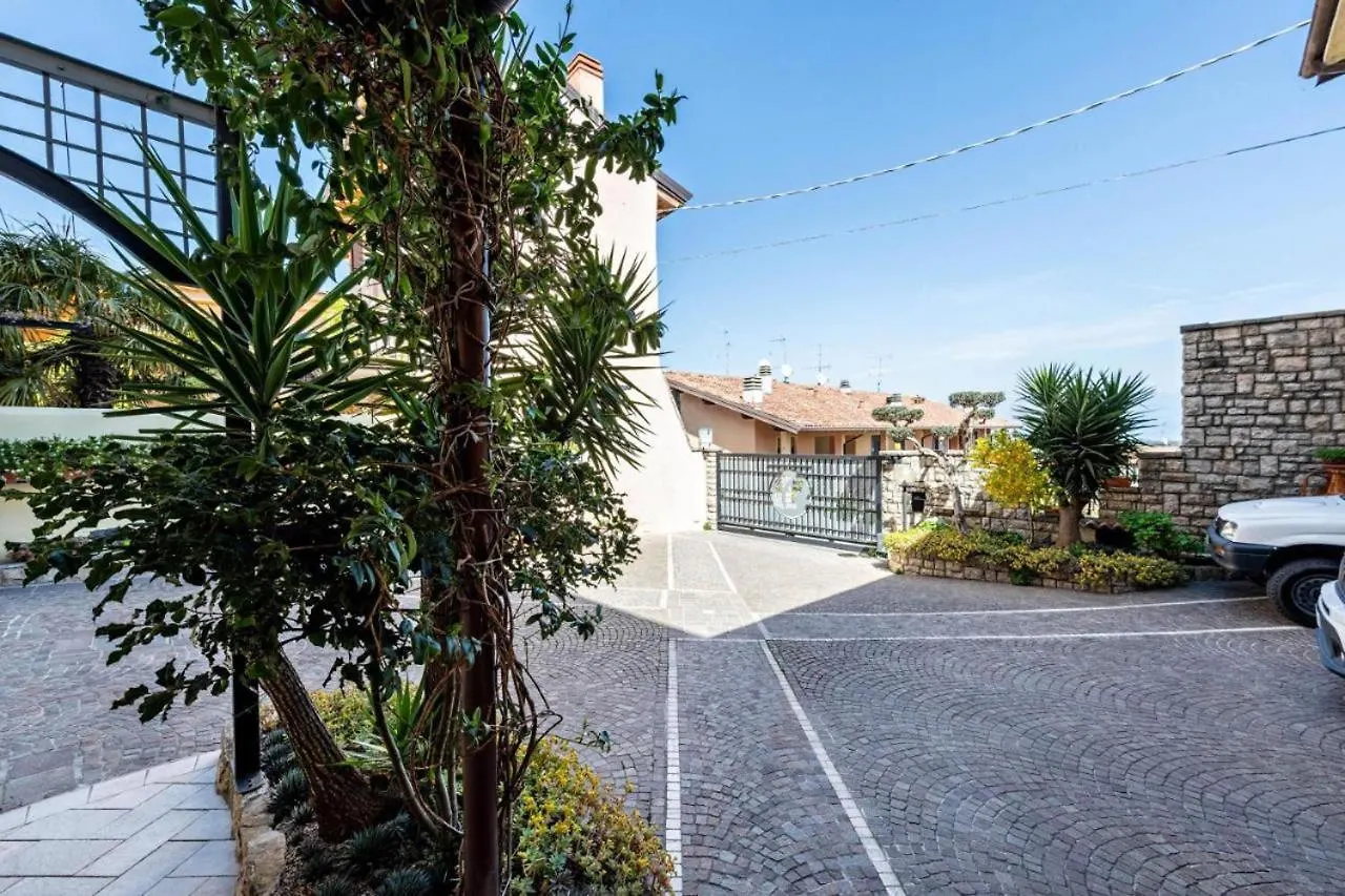 Casa Vacanze Baccolo Polpenazze del Garda Bed & Breakfast