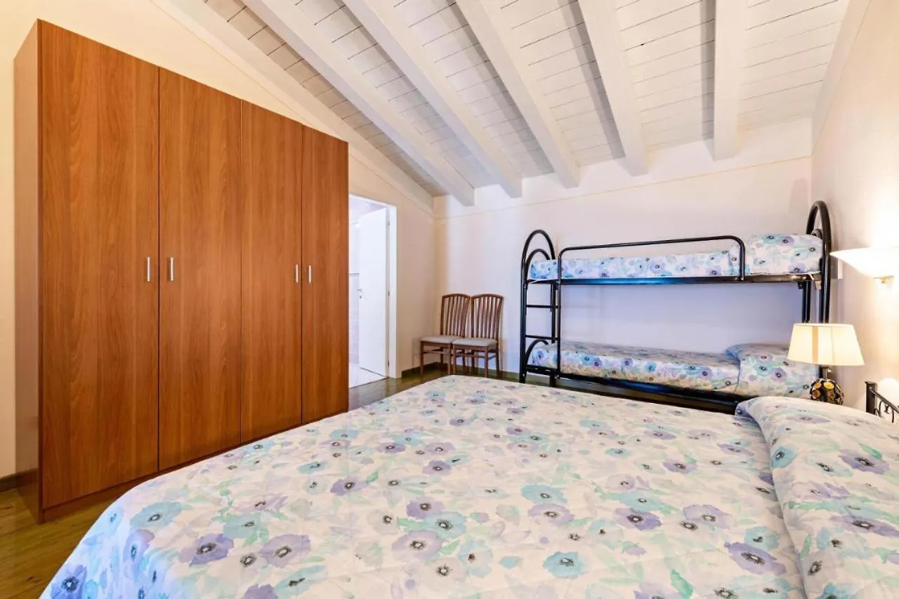 Casa Vacanze Baccolo Polpenazze del Garda Bed & Breakfast