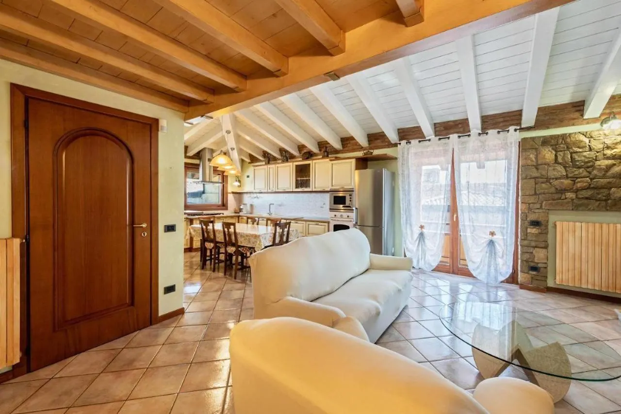 Bed & Breakfast Casa Vacanze Baccolo Polpenazze del Garda Italy