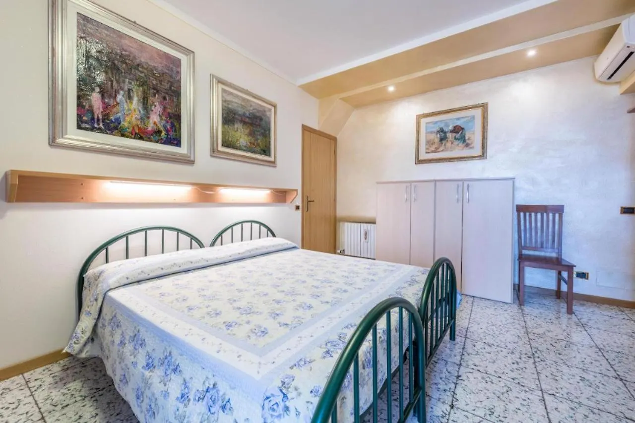 Casa Vacanze Baccolo Bed & Breakfast Polpenazze del Garda